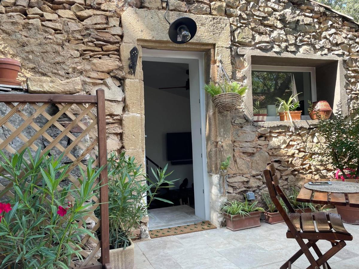 Jolie Annexe Du Mas Dans Le Coeur De La Garrigue Nimoise Villa Nimes Exterior photo