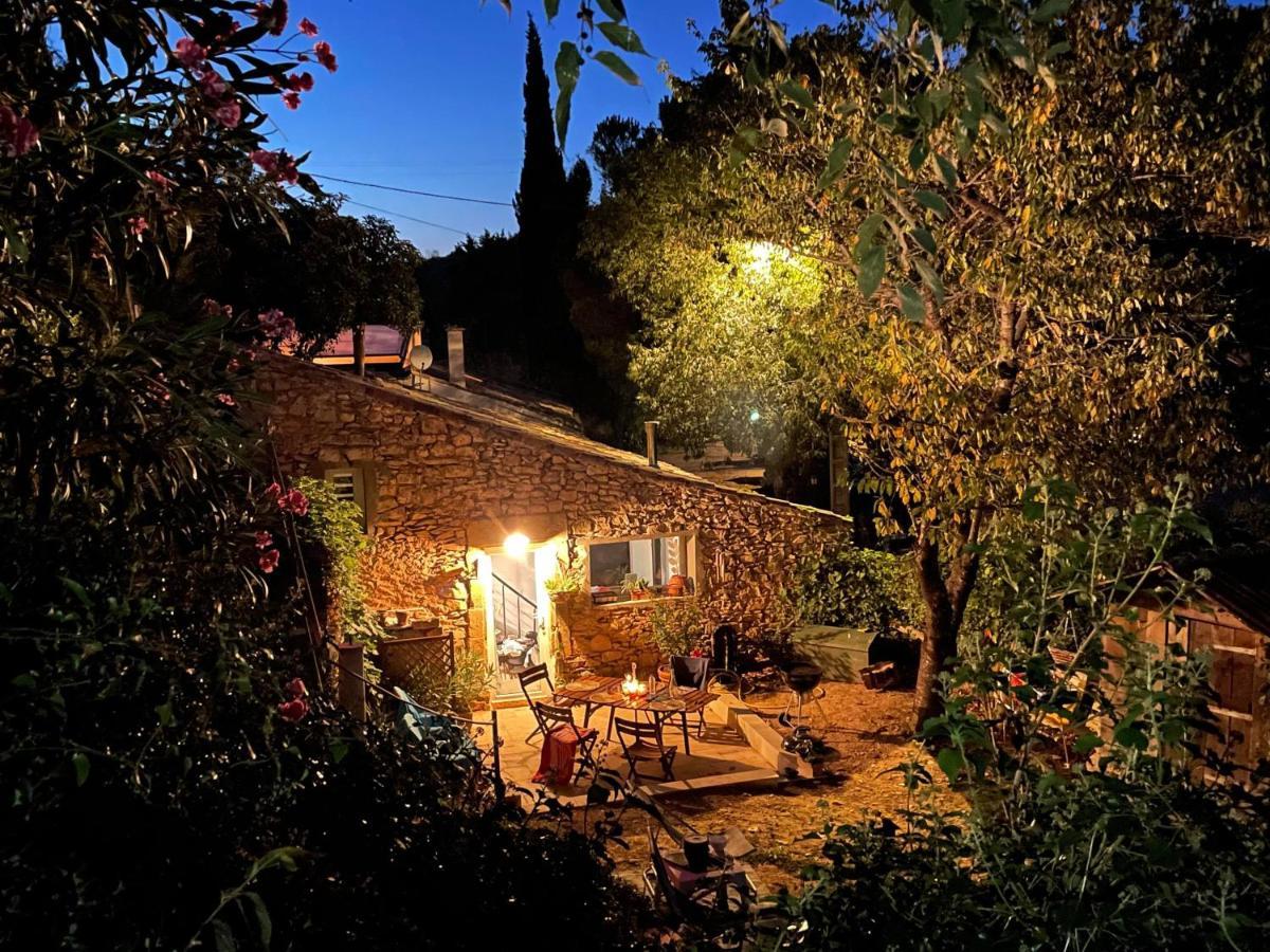 Jolie Annexe Du Mas Dans Le Coeur De La Garrigue Nimoise Villa Nimes Exterior photo