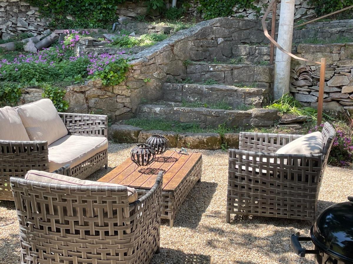 Jolie Annexe Du Mas Dans Le Coeur De La Garrigue Nimoise Villa Nimes Exterior photo