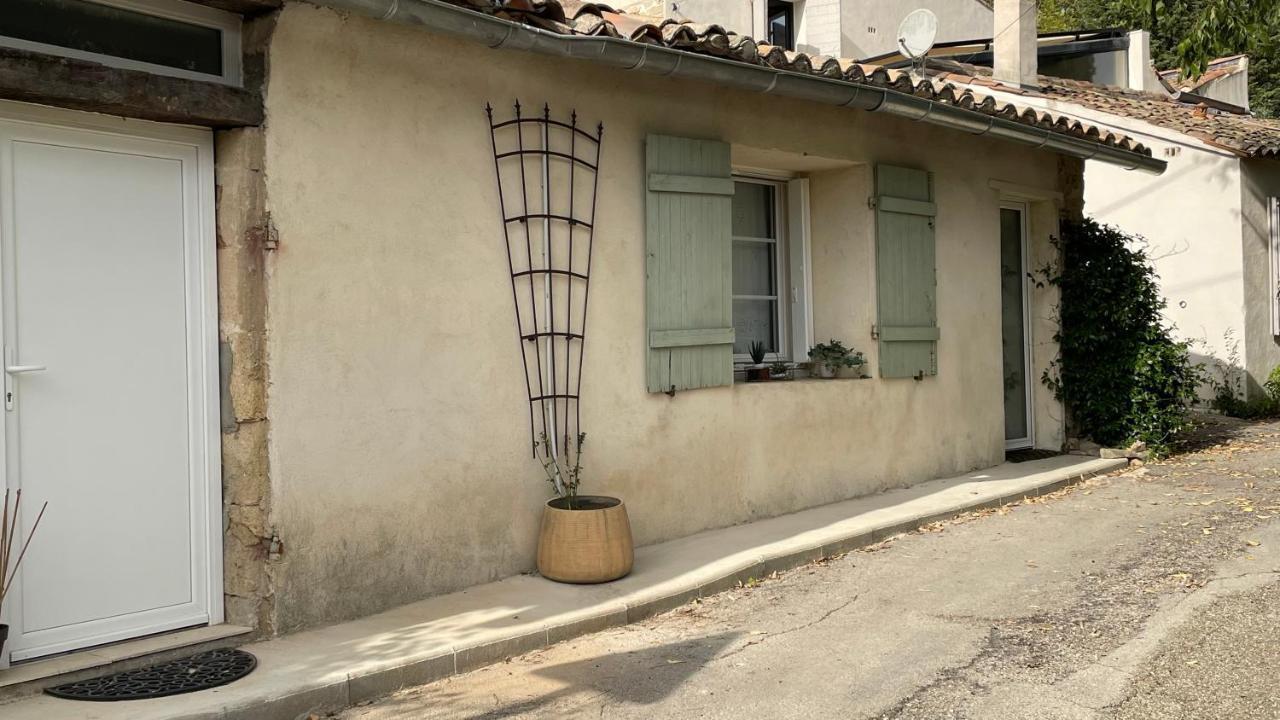 Jolie Annexe Du Mas Dans Le Coeur De La Garrigue Nimoise Villa Nimes Exterior photo