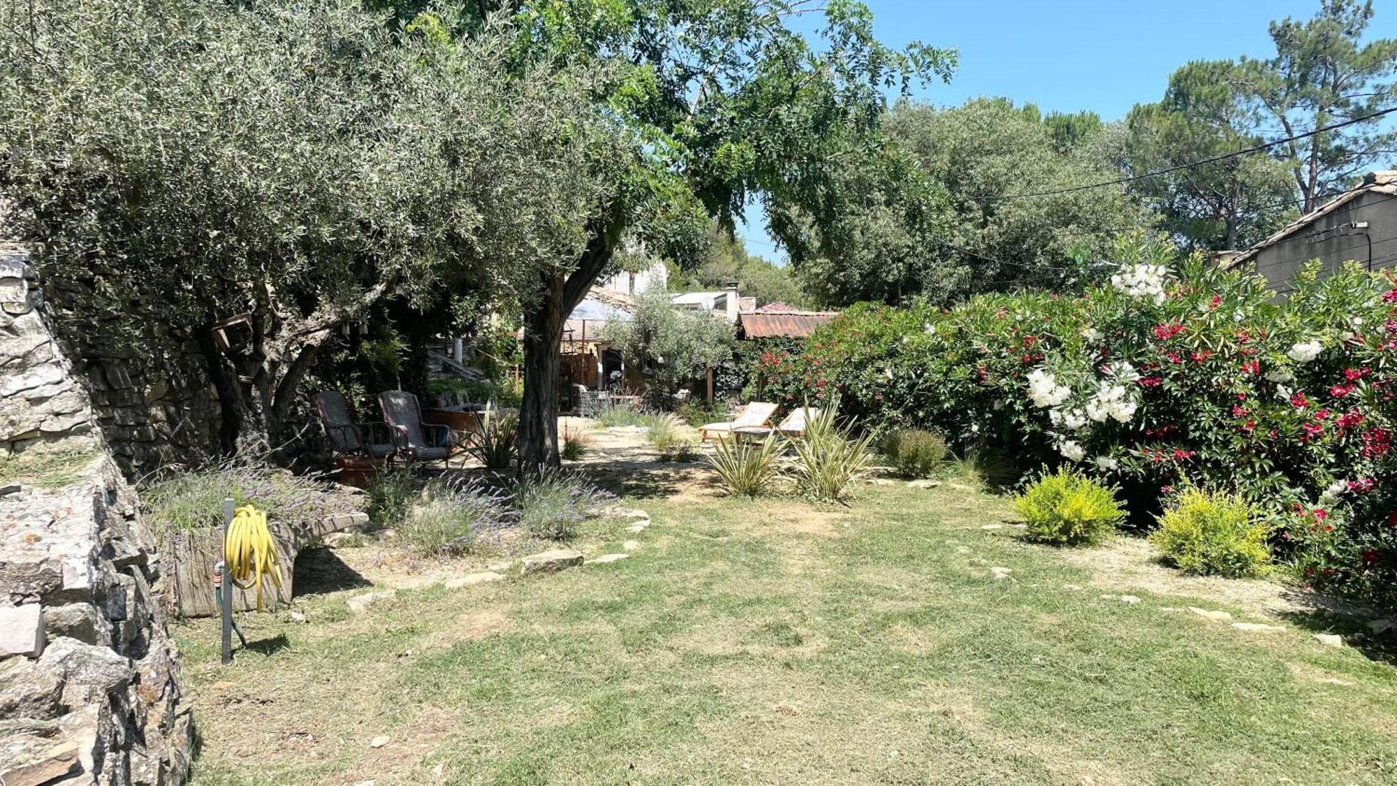 Jolie Annexe Du Mas Dans Le Coeur De La Garrigue Nimoise Villa Nimes Exterior photo